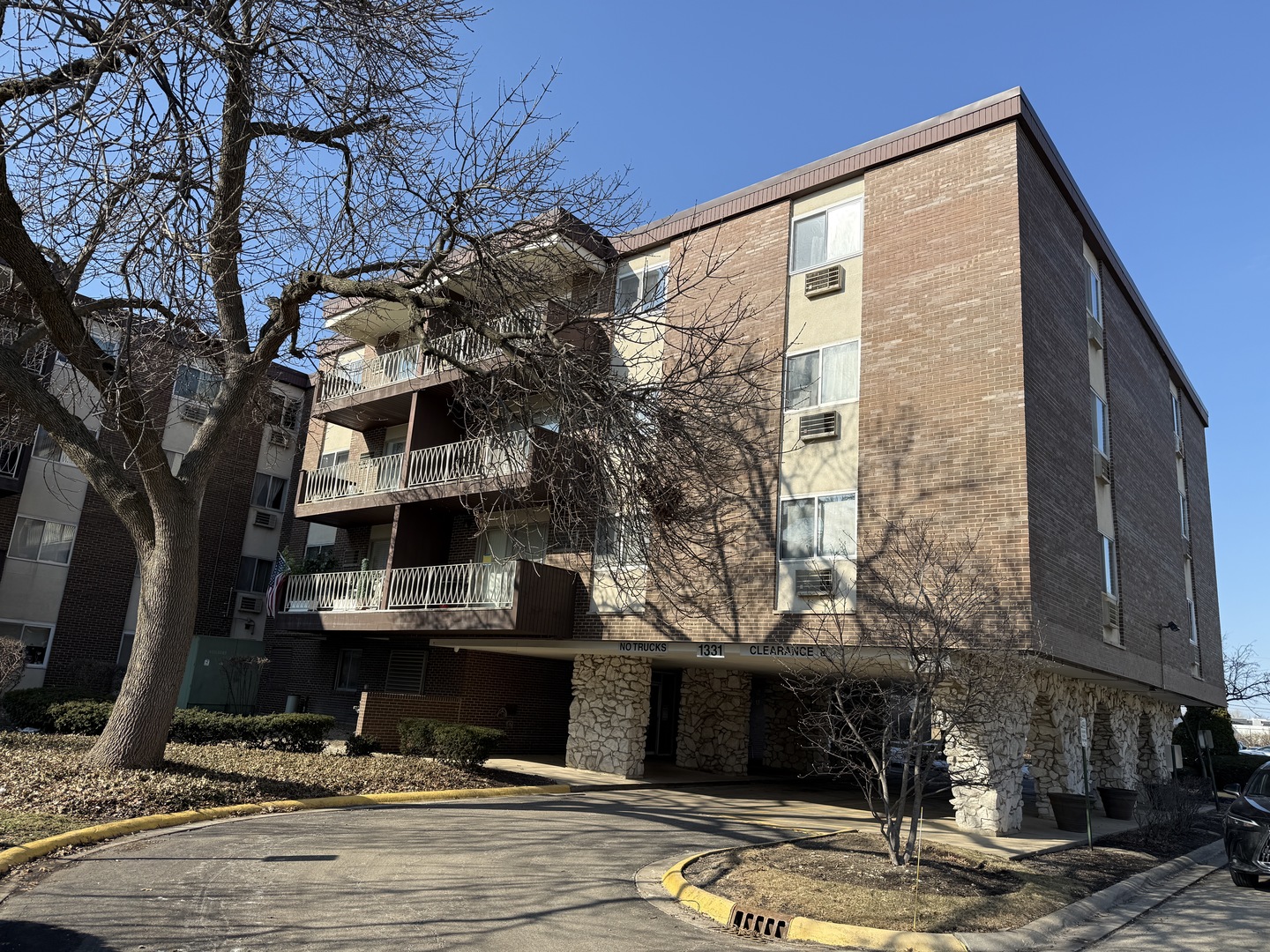 1331 S Finley Road #104, Lombard, IL