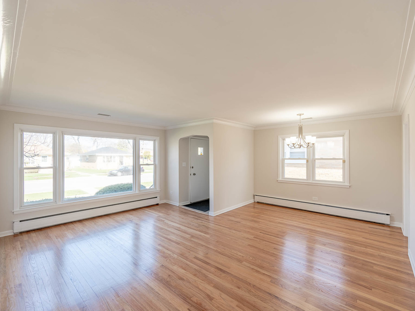 8049 E Prairie Road, Skokie, IL