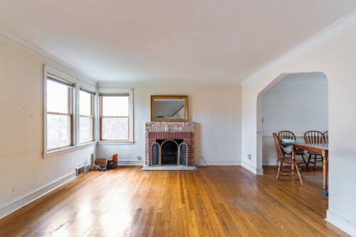 7440 N Washtenaw Avenue, Chicago, IL