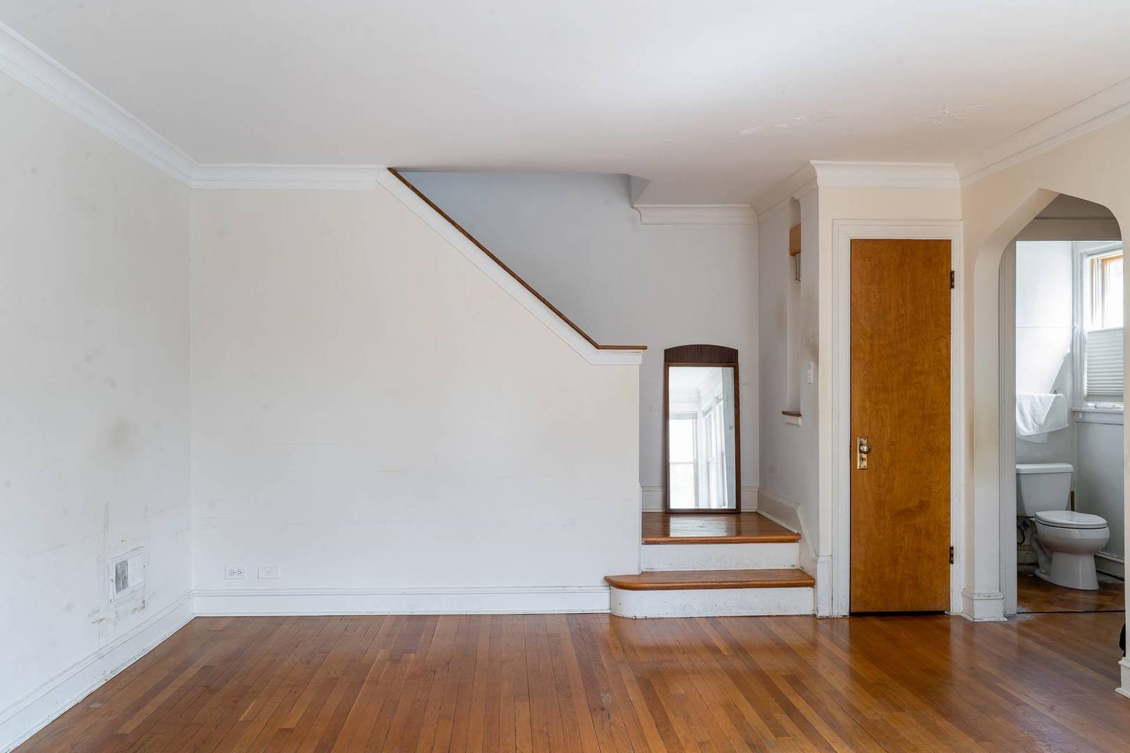 7440 N Washtenaw Avenue, Chicago, IL