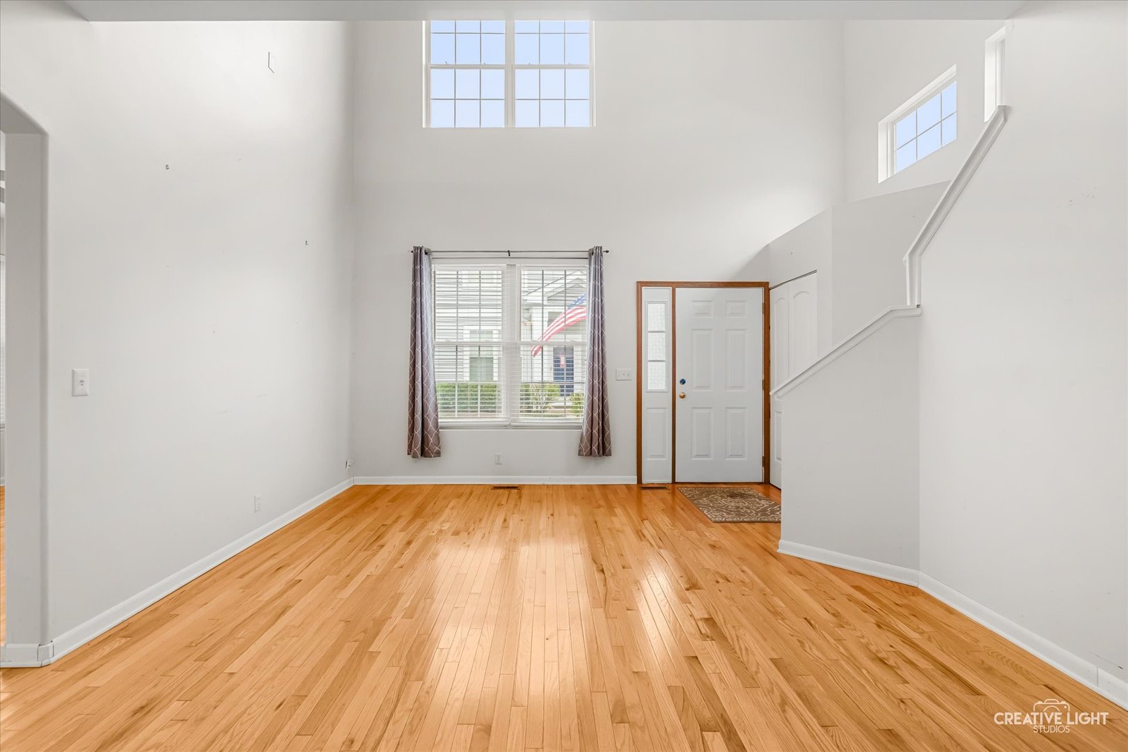 209 Grays Drive, Oswego, IL