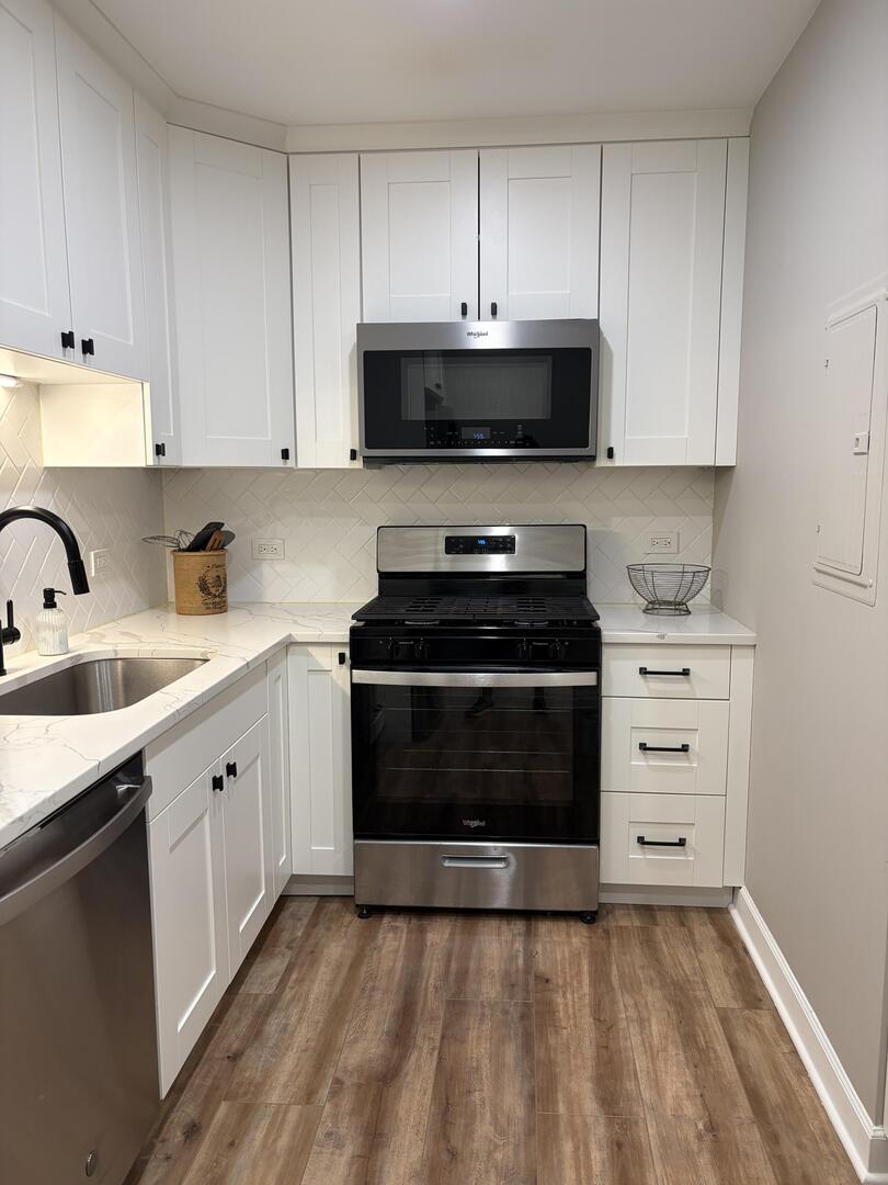 9355 Irving Park Road #402, Schiller Park, IL