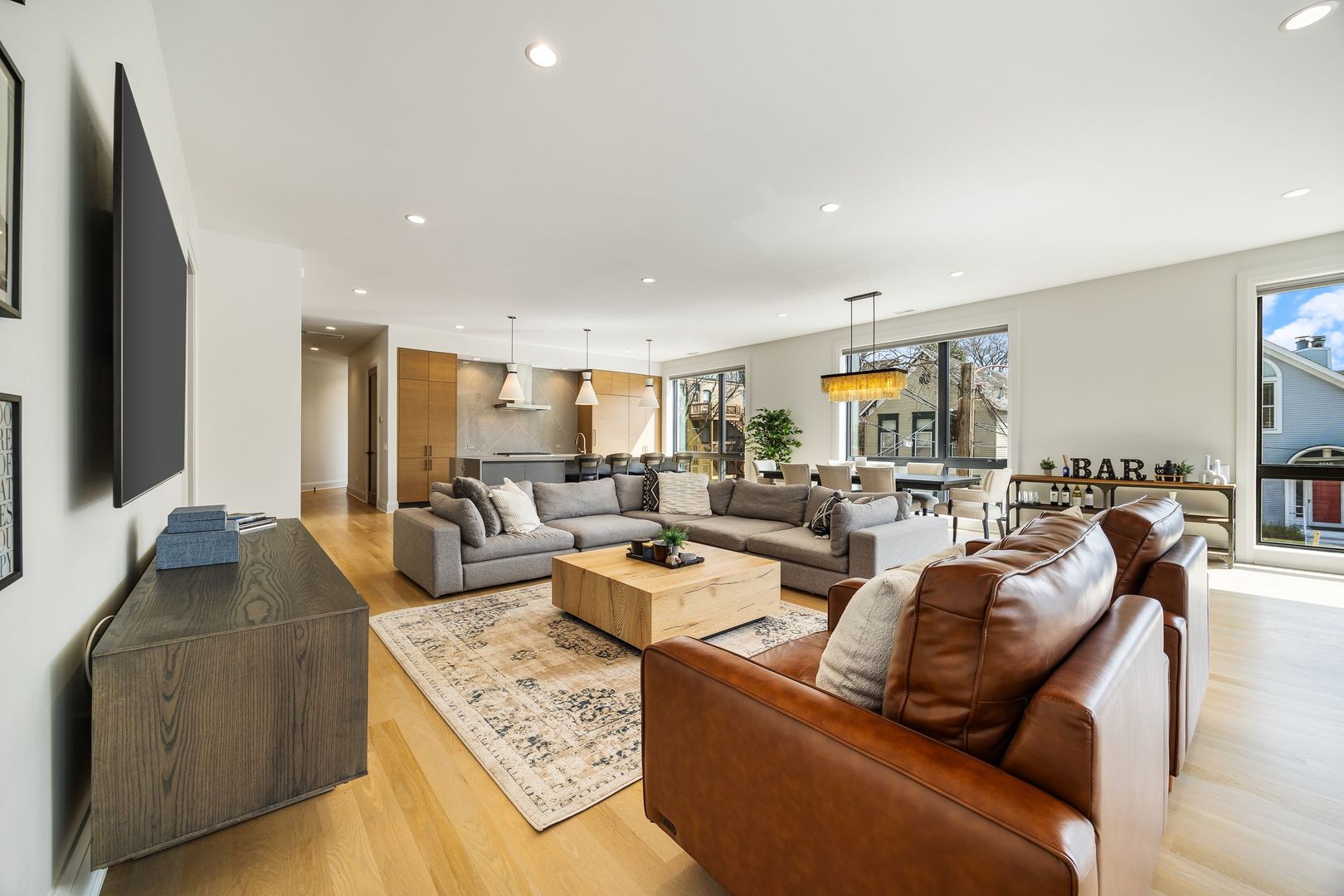 1110 W Schubert Avenue #203, Chicago, IL