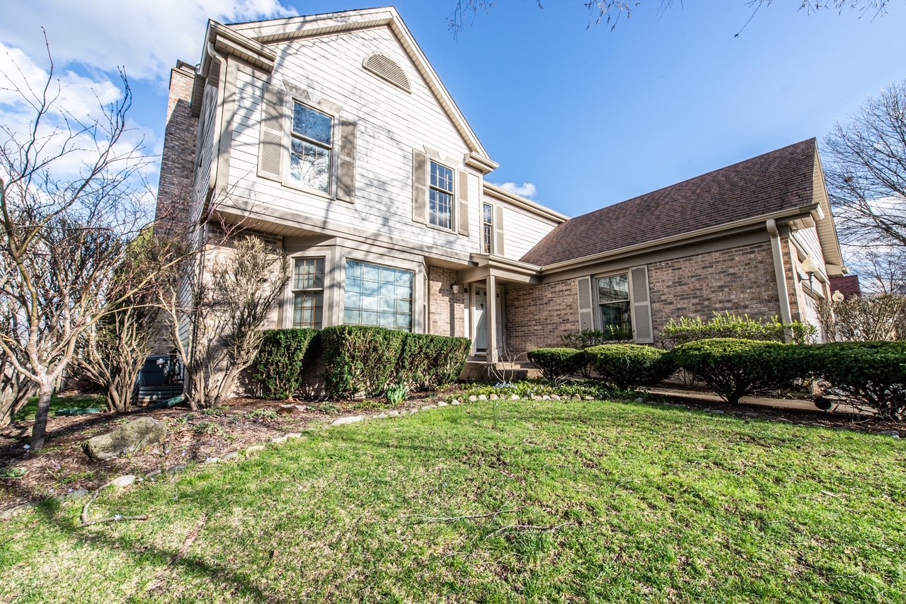 11 Plumrose Lane, Schaumburg, IL