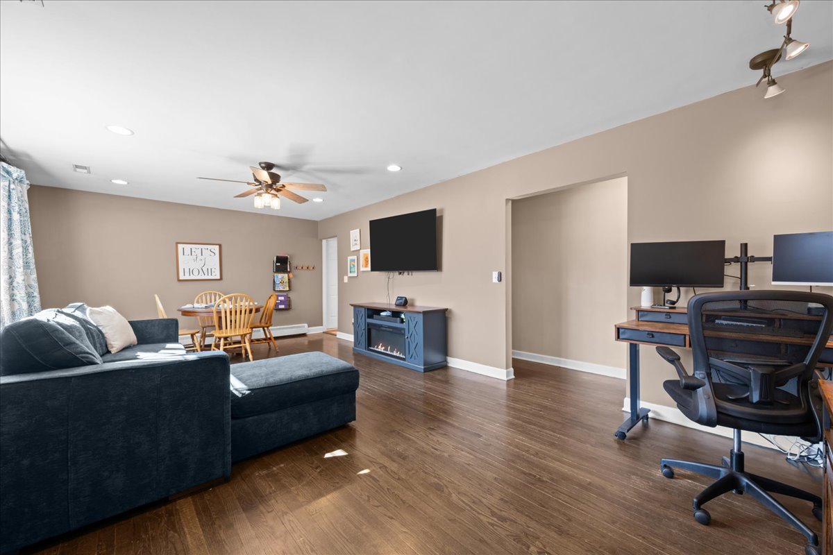 612 Illinois Street, Geneva, IL