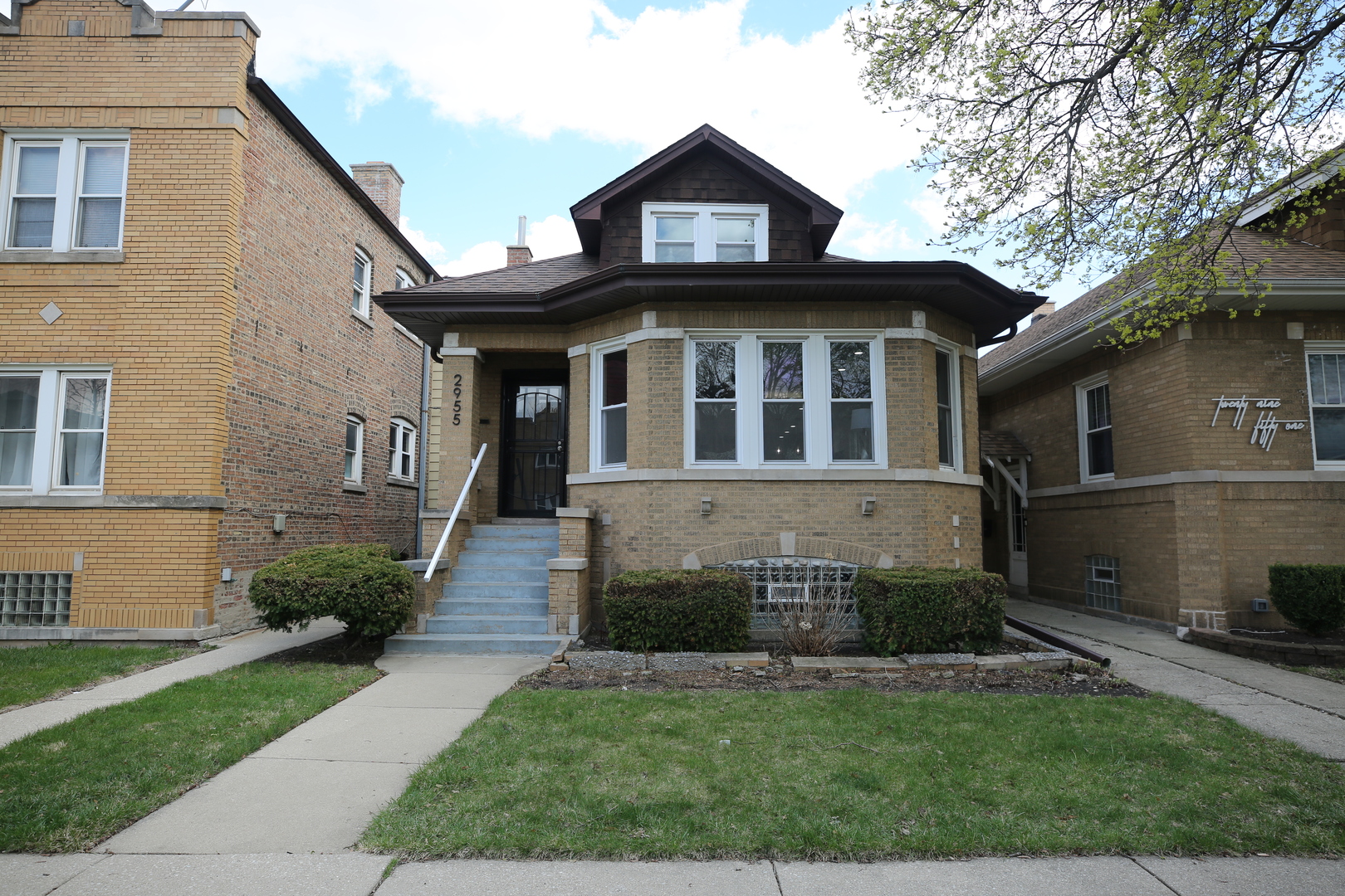 2955 N LOTUS Avenue, Chicago, IL
