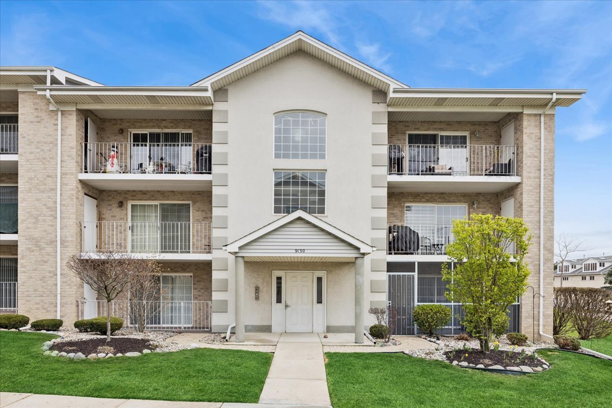 9130 W 95th Street #1B, Hickory Hills, IL
