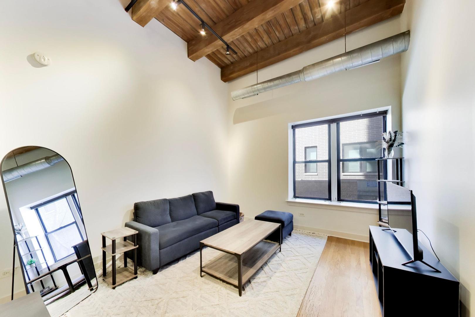 1050 W HUBBARD Street #1C, Chicago, IL