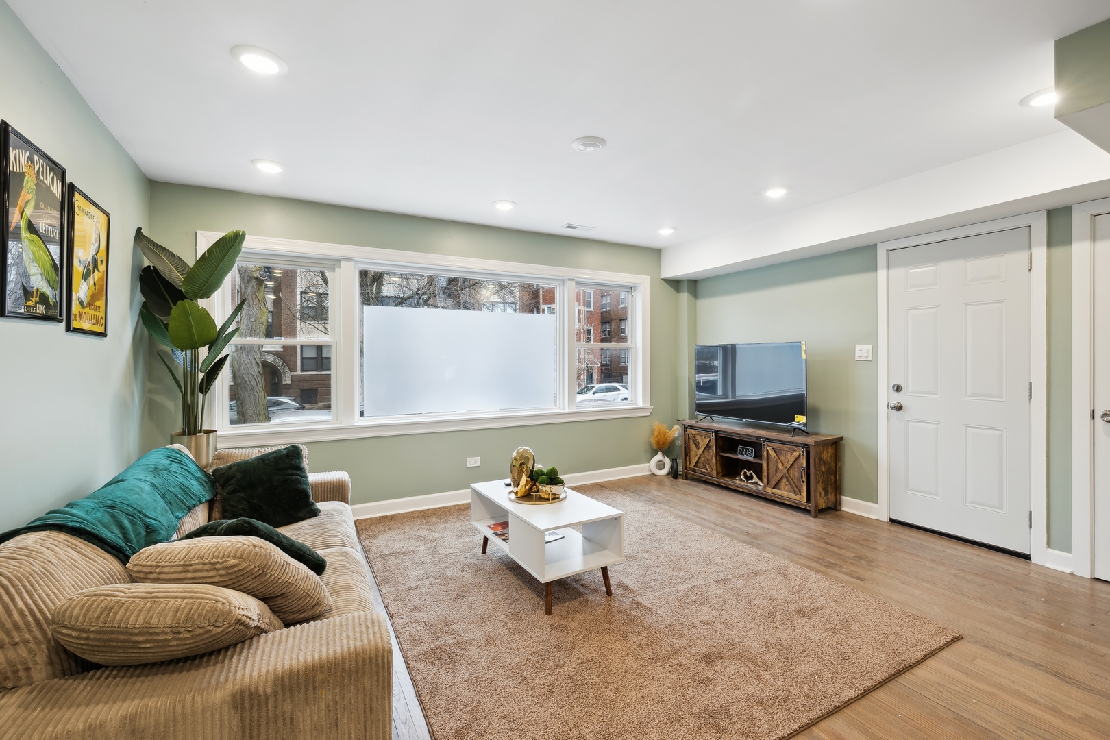 5565 W Gladys Avenue #2, Chicago, IL