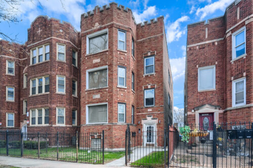 7953 S Essex Avenue, Chicago, IL