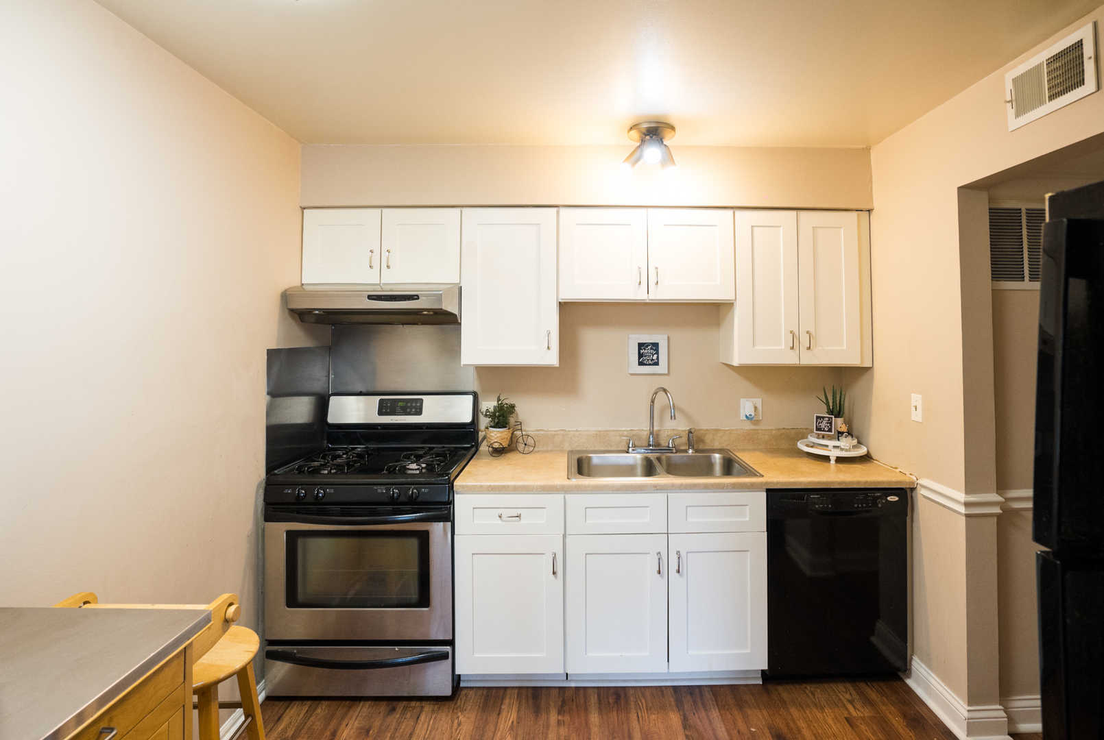 5000 Carriageway Drive #211, Rolling Meadows, IL