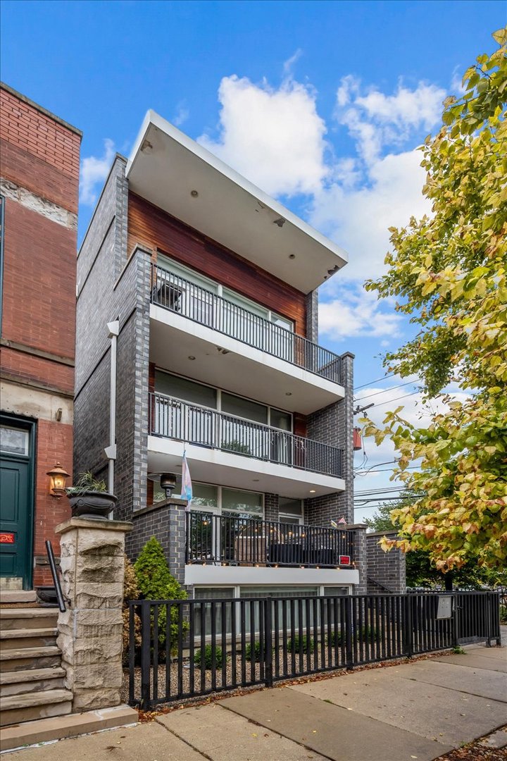 1542 N Artesian Avenue #2, Chicago, IL