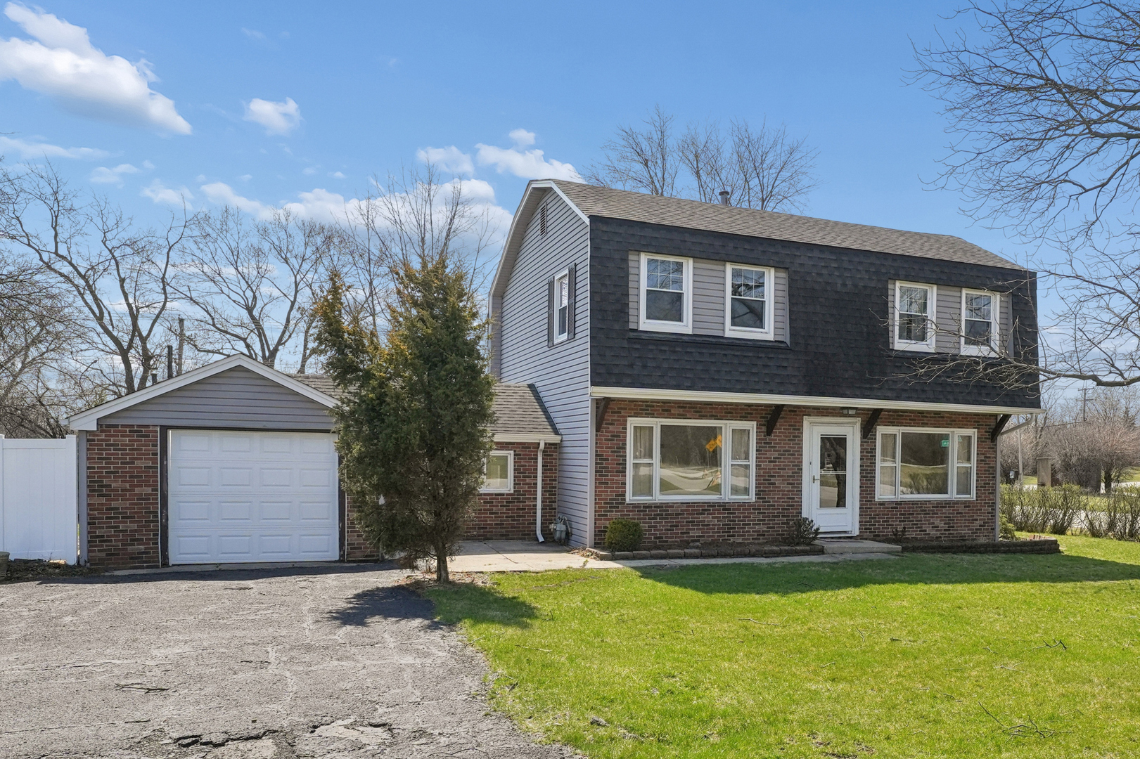 901 E Sunrise Road, Addison, IL