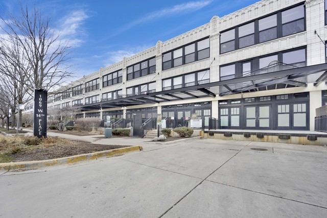 1069 W 14th Place #329, Chicago, IL