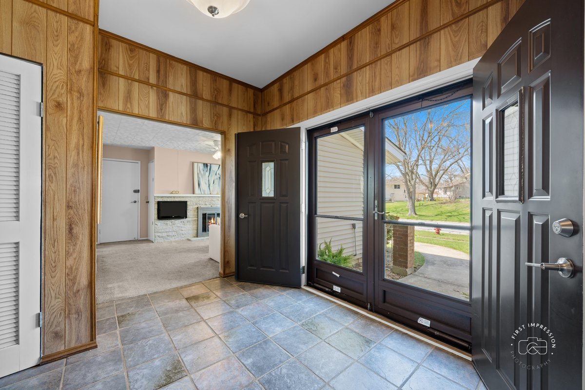 2935 Shepherd Court, Woodridge, IL