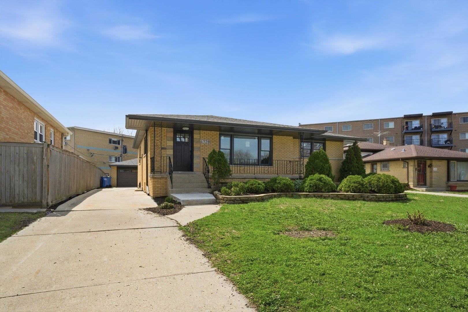 4728 W 99th Place, Oak Lawn, IL