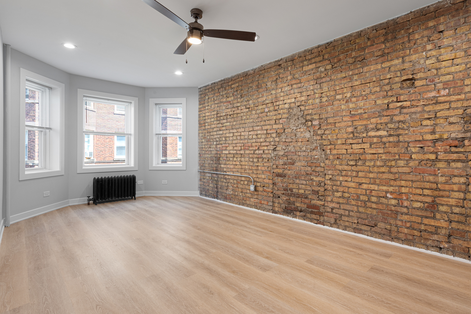 7381 N Damen Avenue #2E, Chicago, IL