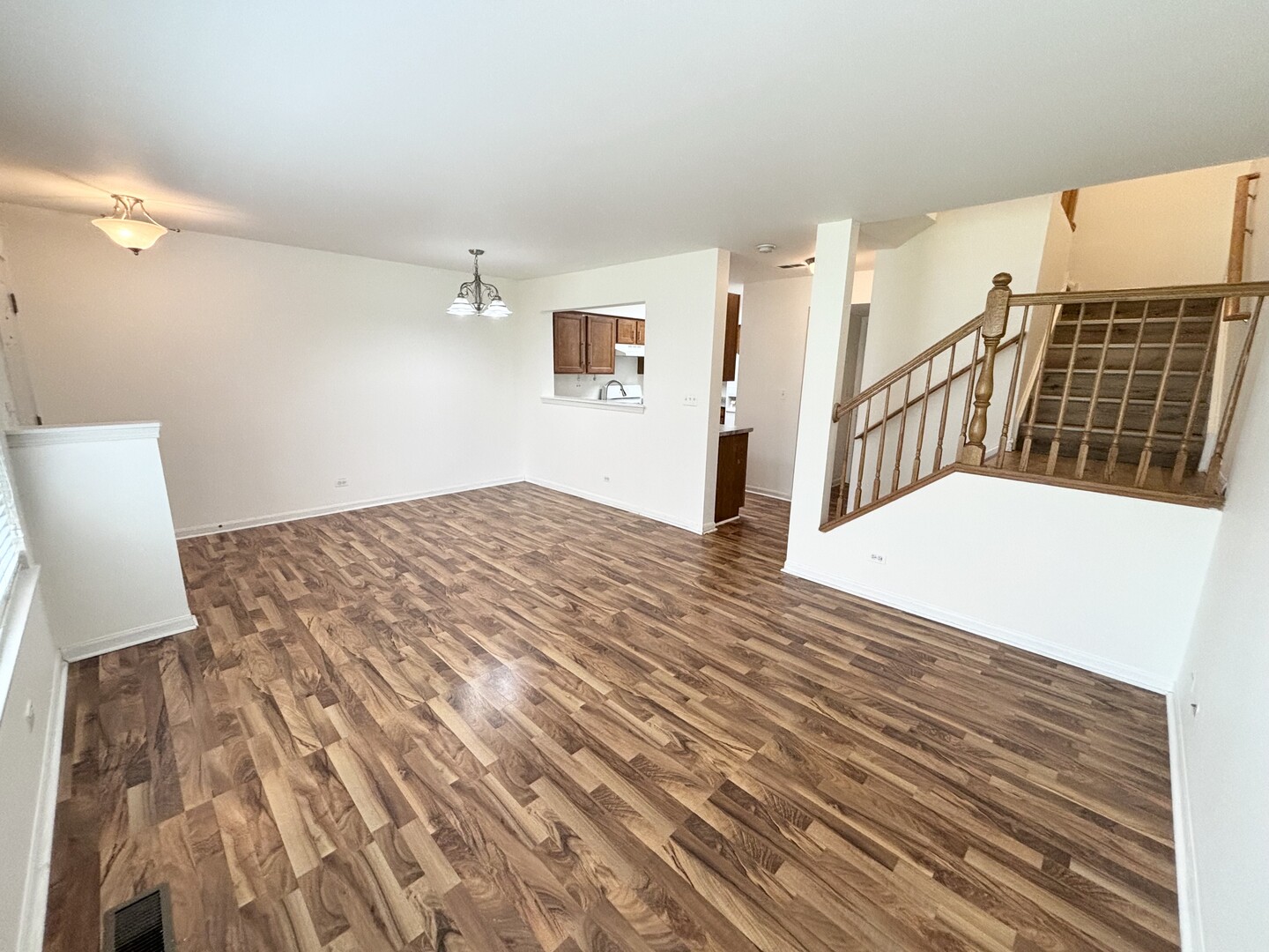 652 Lincoln Station Drive, Oswego, IL