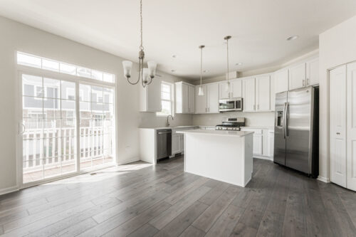 1944 Kingsley Circle, Northbrook, IL
