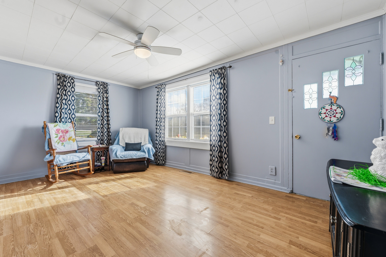 101 Oakleaf Road, Lake In The Hills, IL