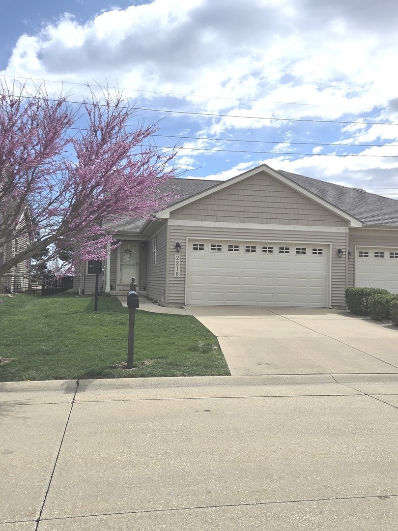 2216 Pebblebrooke Lane #2216, Urbana, IL