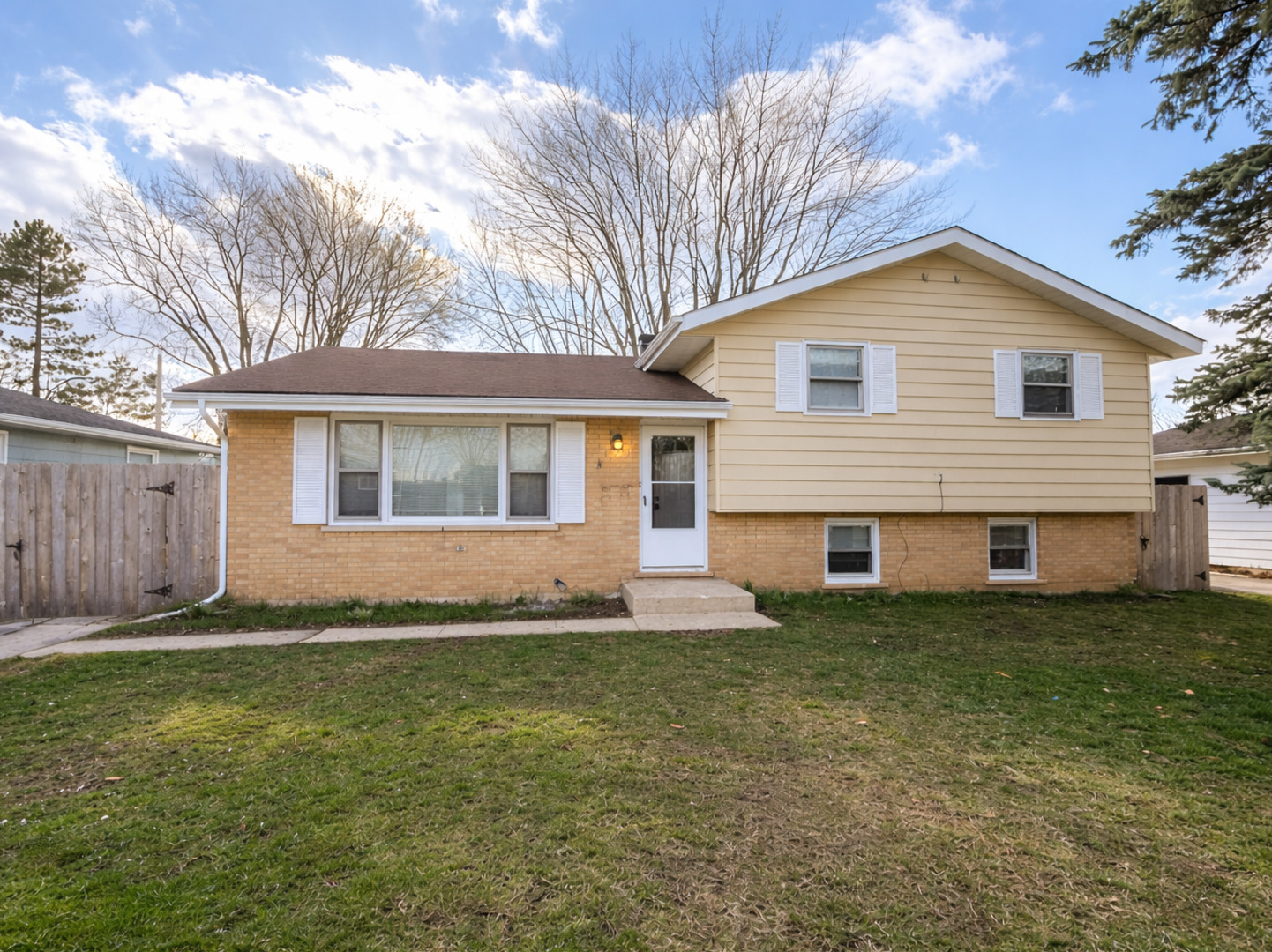 2432 YEOMAN Street, Waukegan, IL