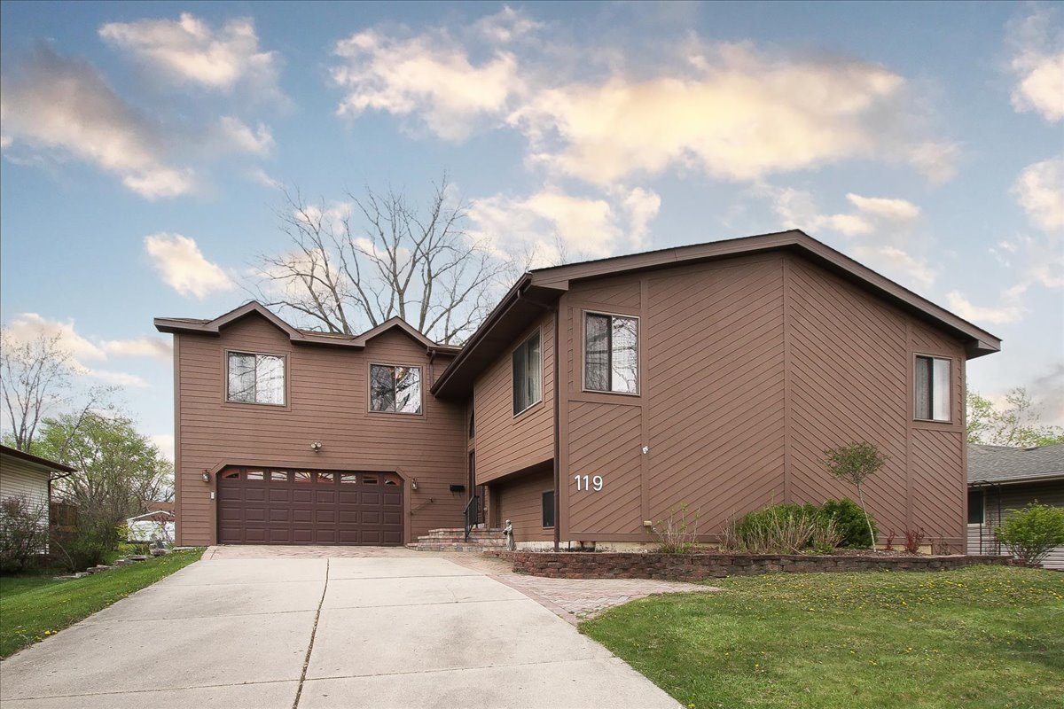 119 Salem Drive, Schaumburg, IL