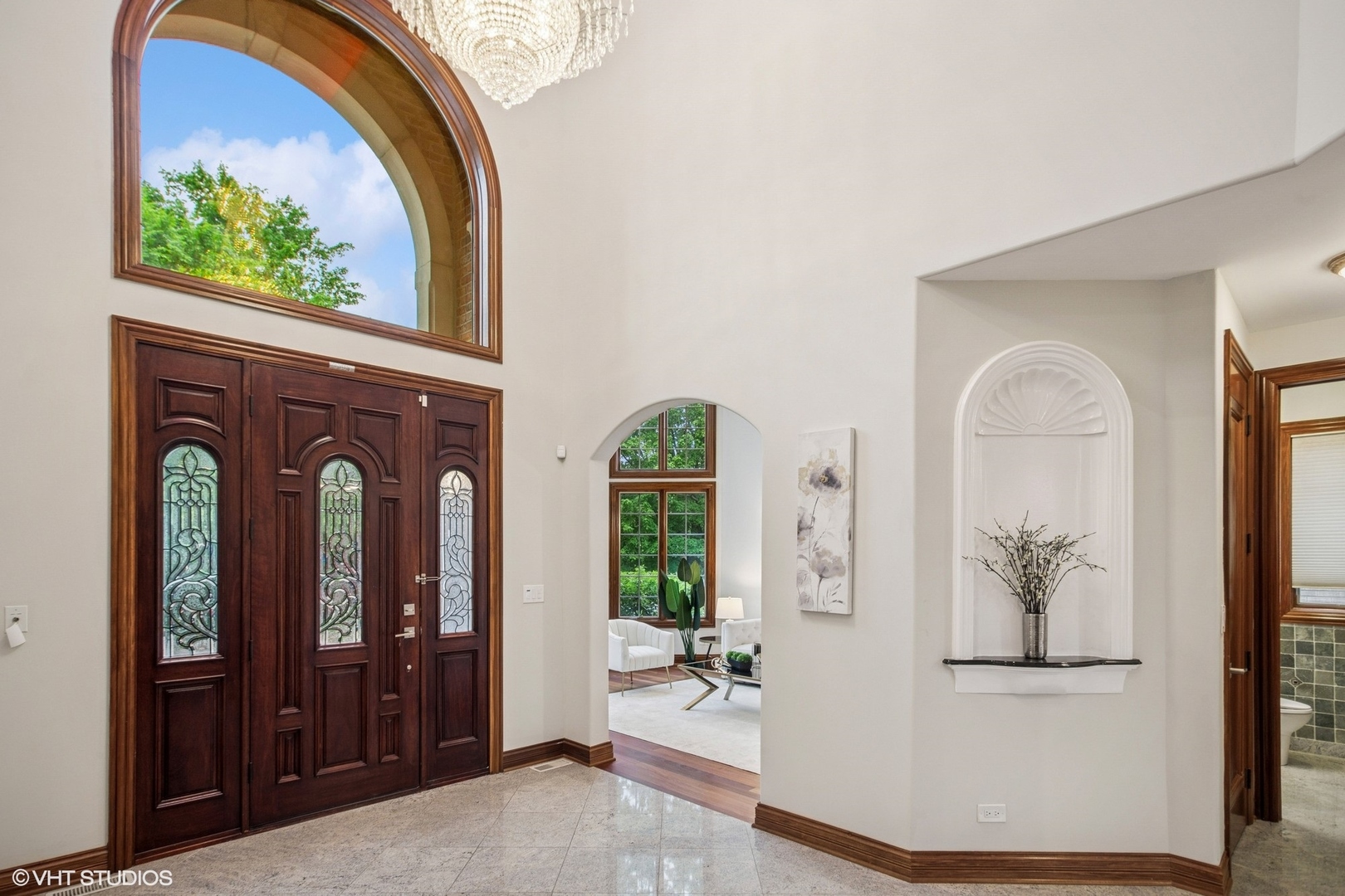 3832 W Chase Avenue, Lincolnwood, IL