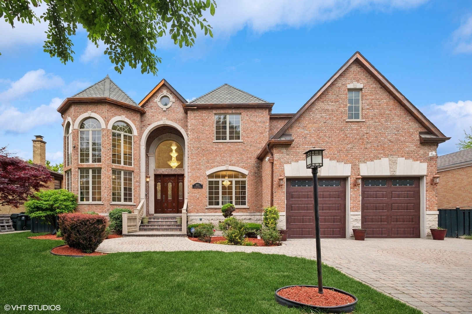 3832 W Chase Avenue, Lincolnwood, IL