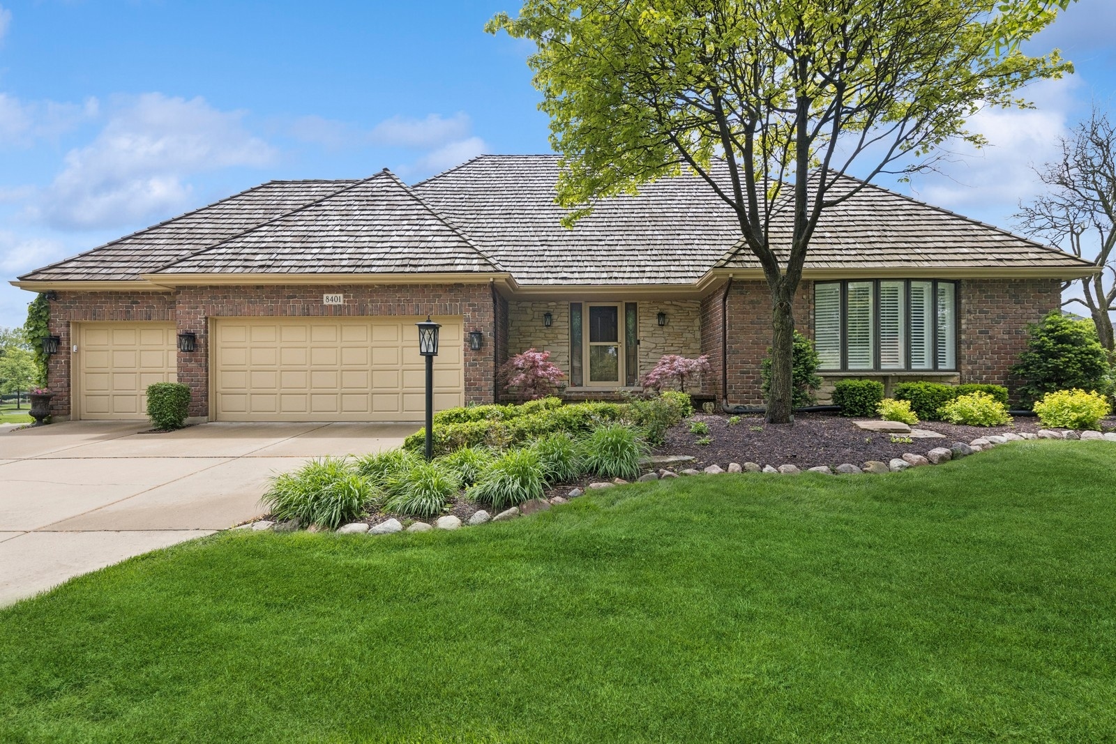 8401 Golfview Drive, Orland Park, IL