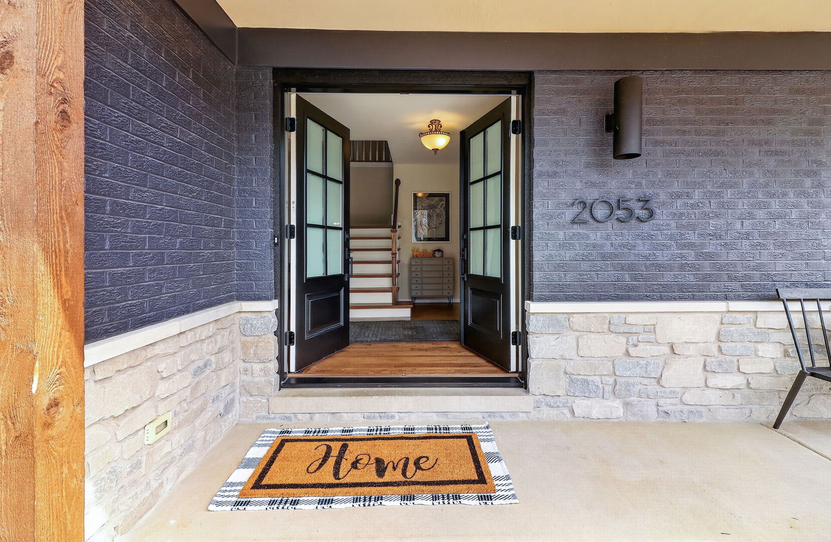 2053 Somerset Lane, Wheaton, IL