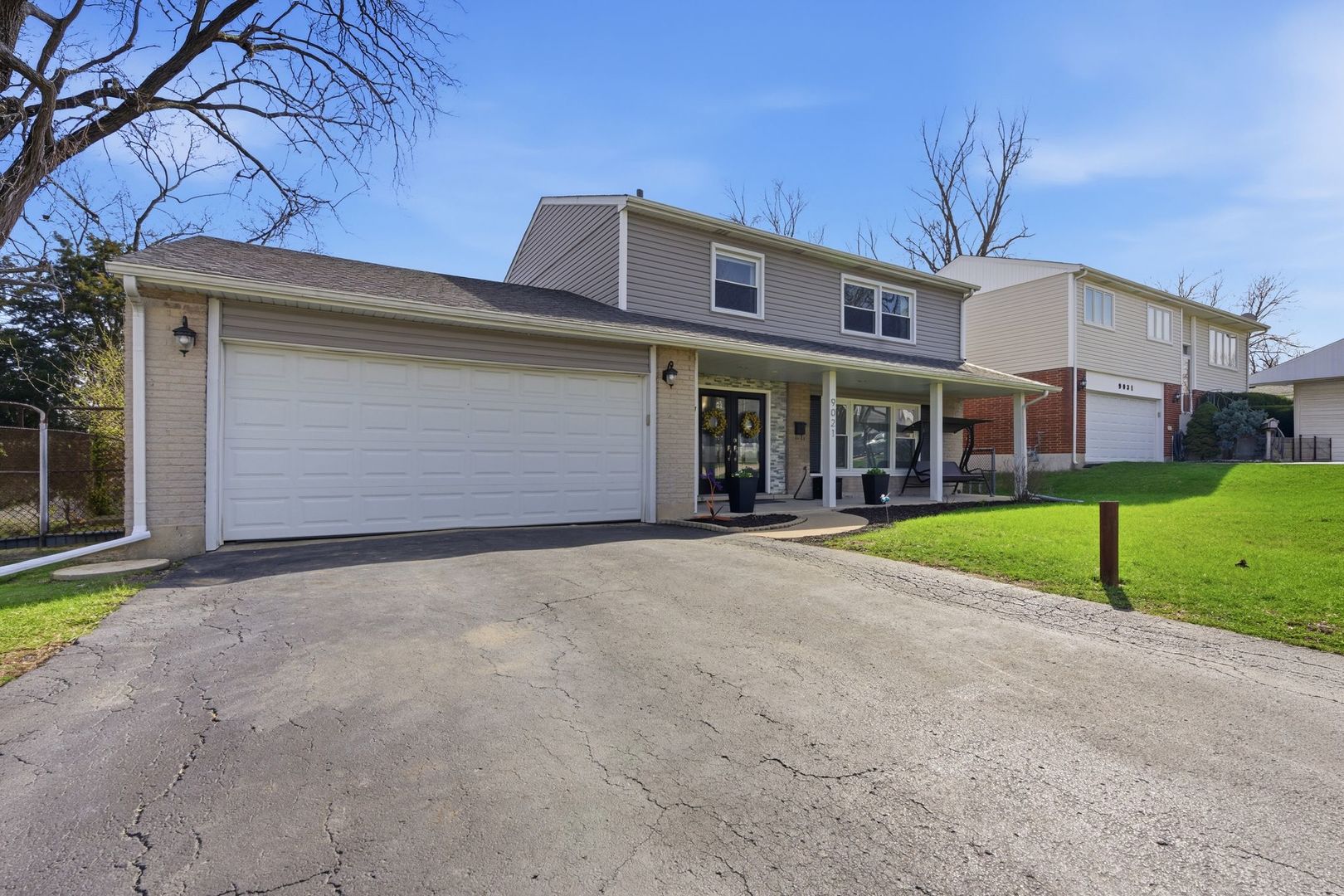 9021 Primrose Lane, Hickory Hills, IL