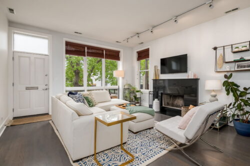 1123 W Chestnut Street #2E, Chicago, IL