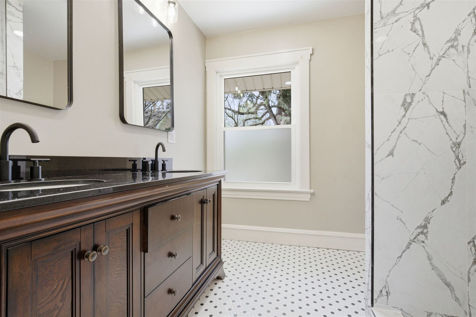 806 E Olive Street, Bloomington, IL