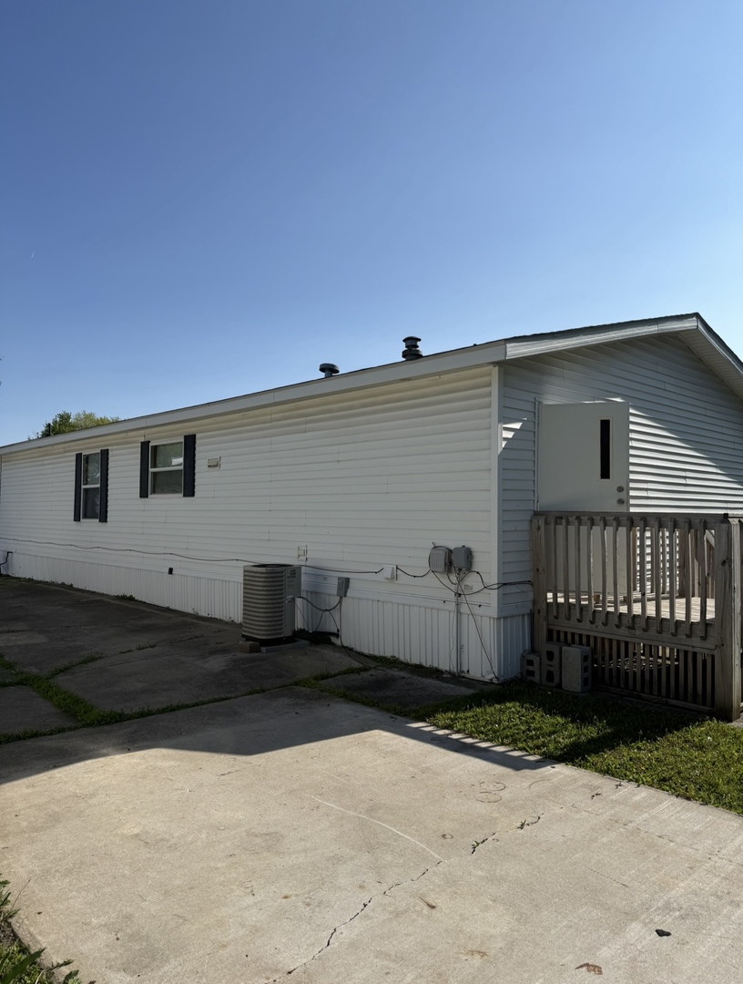 50 CANDLELIGHT Drive #50, Sauk Village, IL