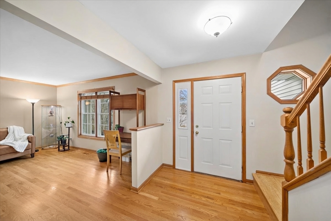 3195 Village Green Drive, Aurora, IL