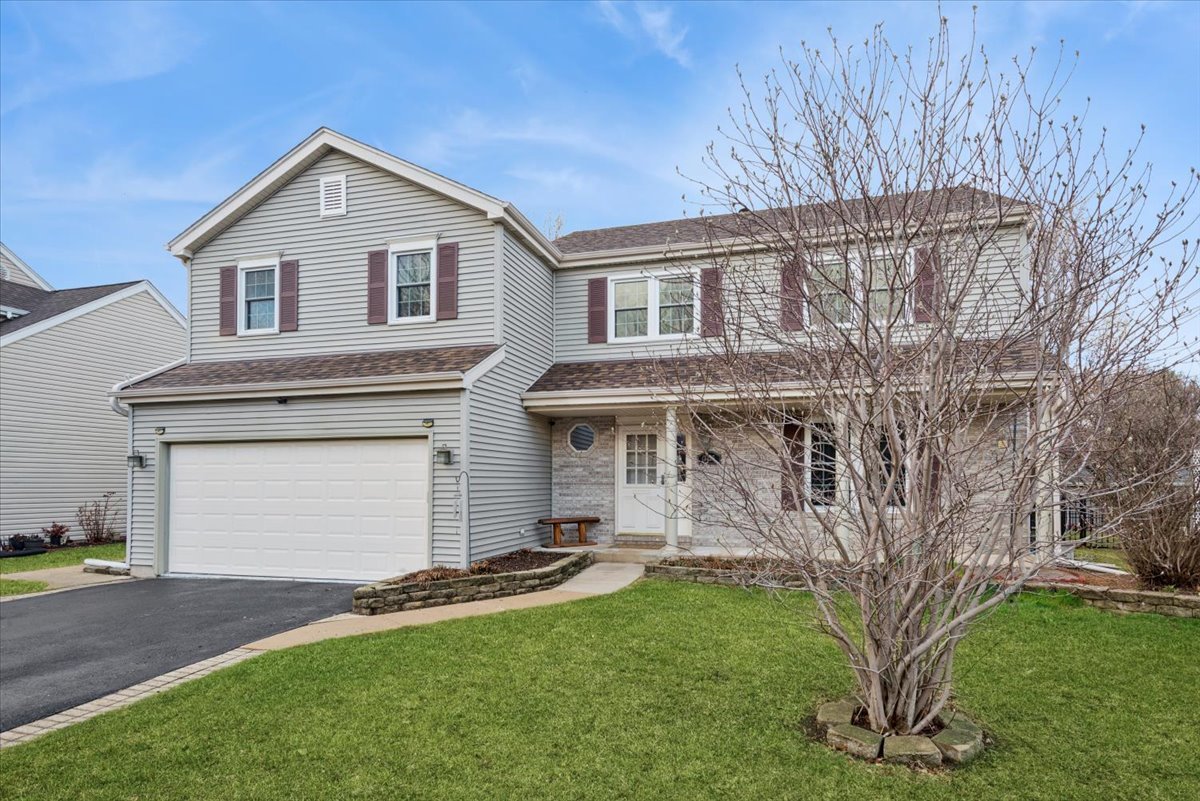 3195 Village Green Drive, Aurora, IL