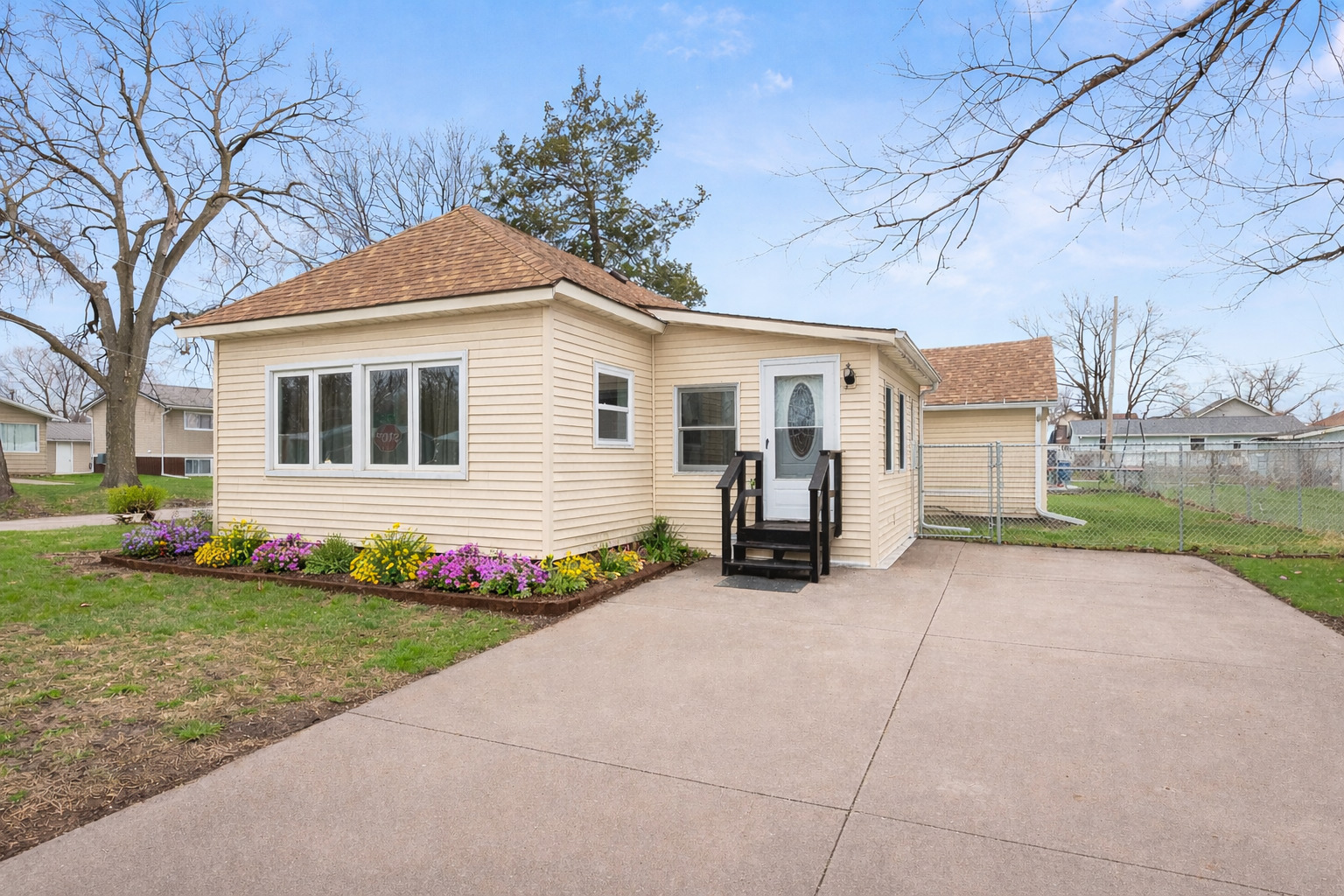 502 7th Avenue, Camanche, IA