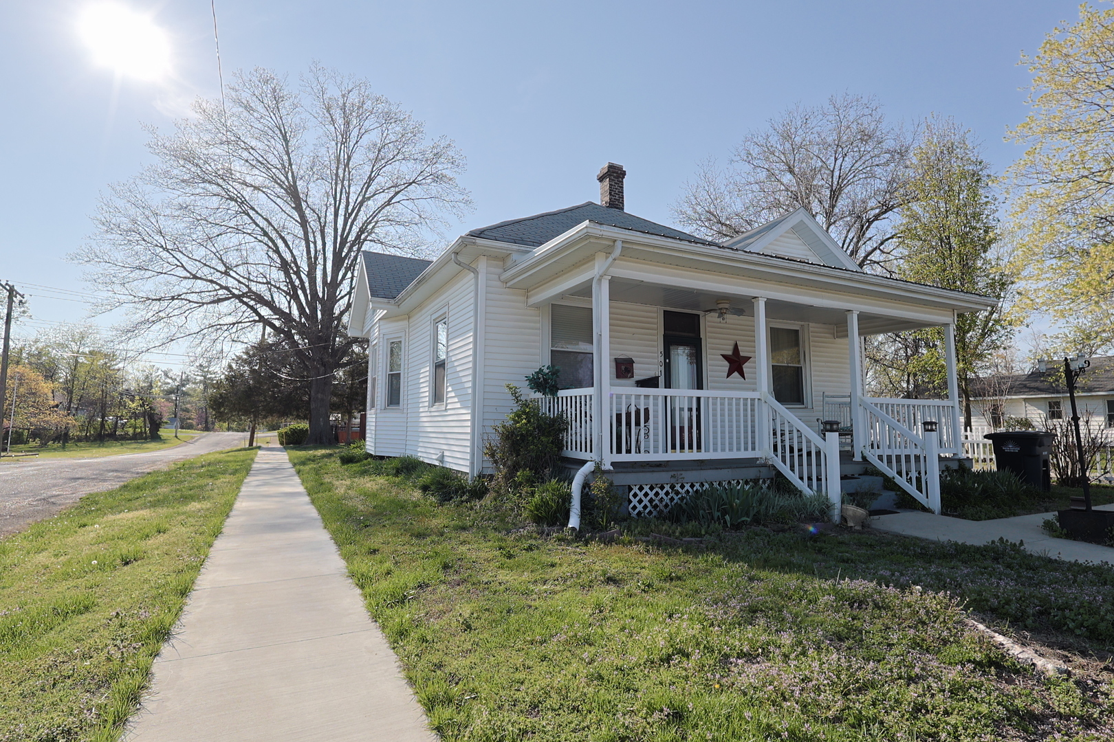 501 N Shelby Avenue, Salem, IL