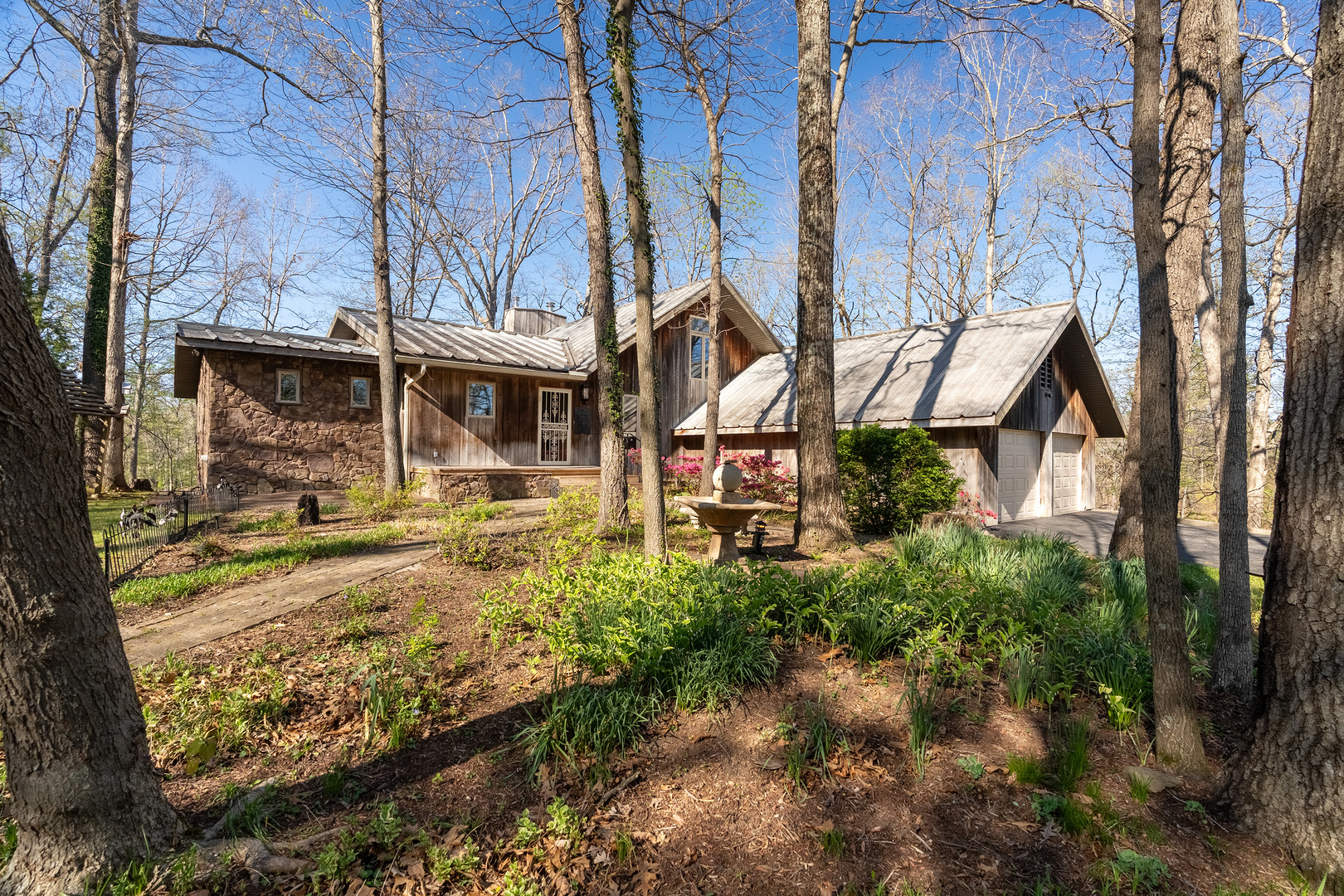 5 Lake Shore Court, Carbondale, IL