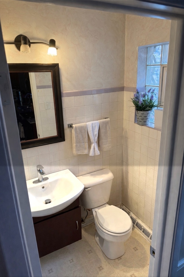 2605 W 83rd Place, Chicago, IL