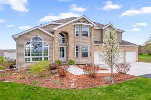 1758 N 44th Road, Leland, IL