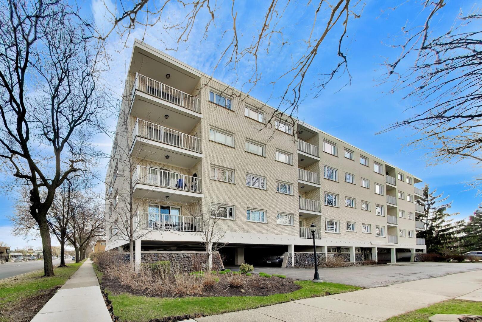 1535 Forest Avenue #402, River Forest, IL
