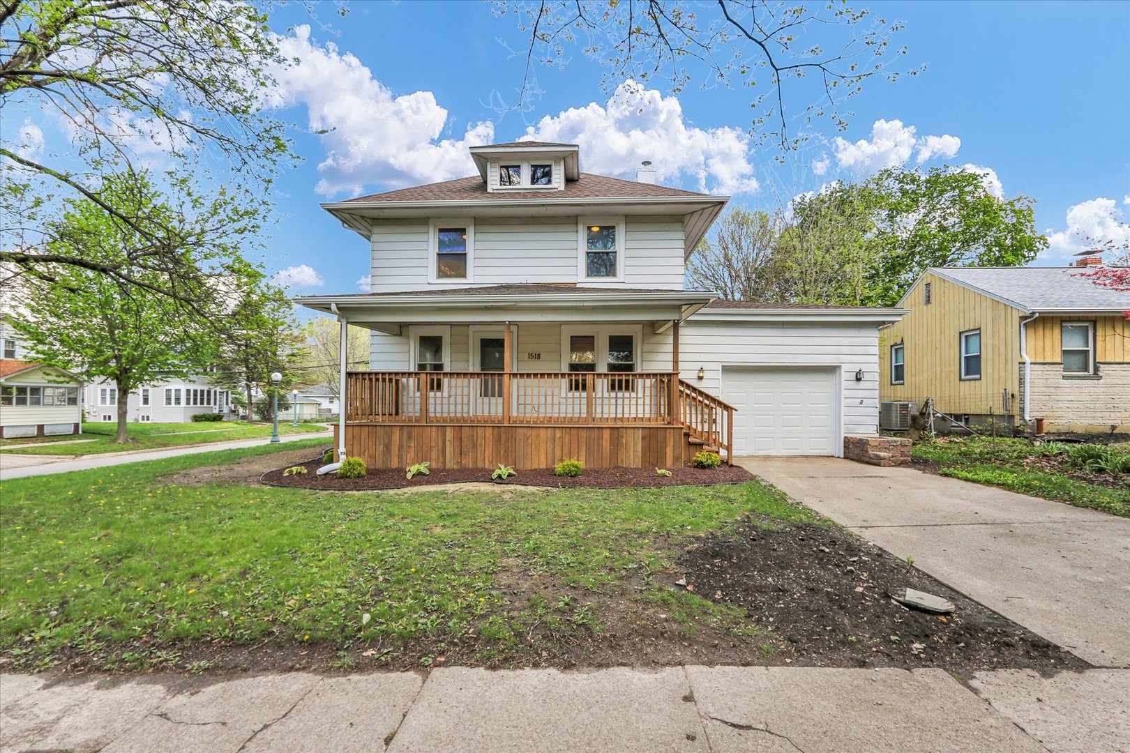 1518 W University Avenue, Champaign, IL