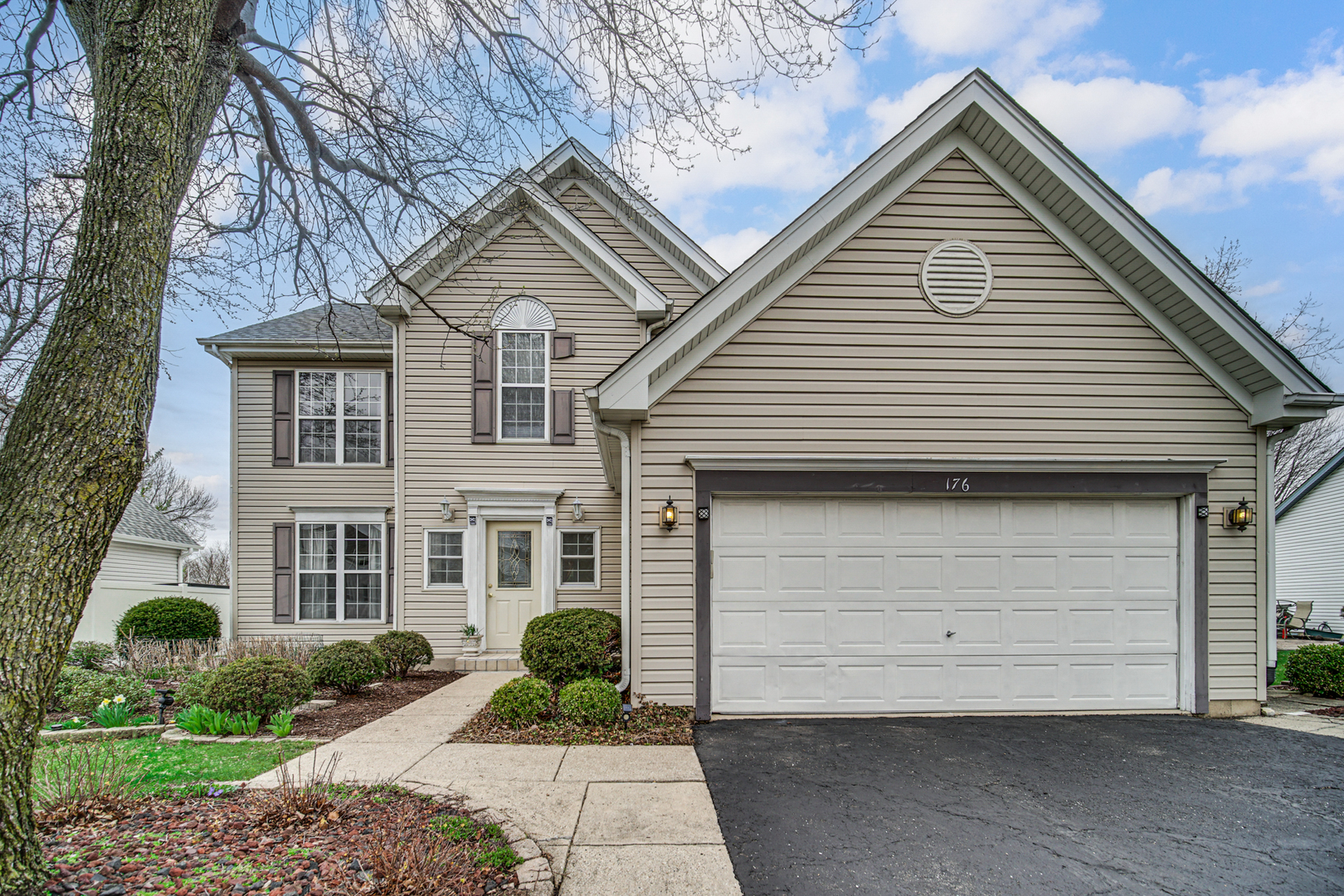 176 Sandalwood Lane, Bolingbrook, IL
