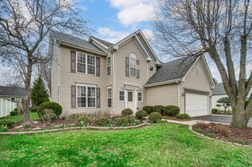 176 Sandalwood Lane, Bolingbrook, IL