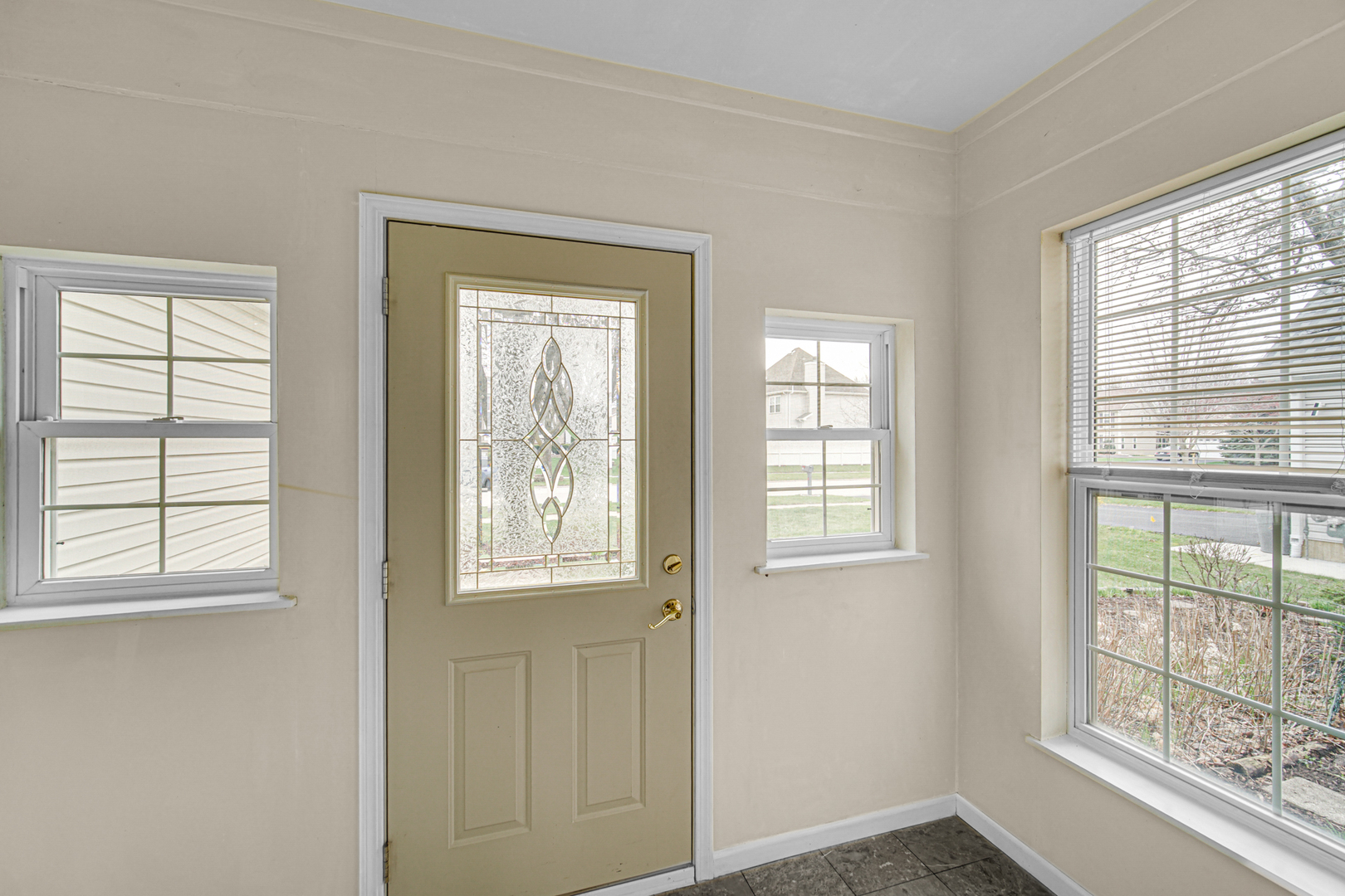 176 Sandalwood Lane, Bolingbrook, IL