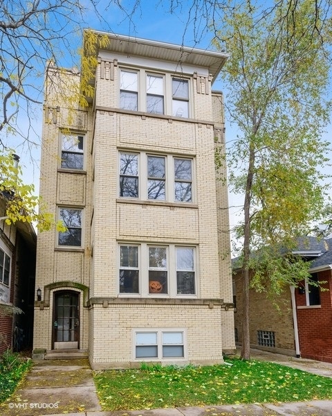 3028 W EASTWOOD Avenue, Chicago, IL