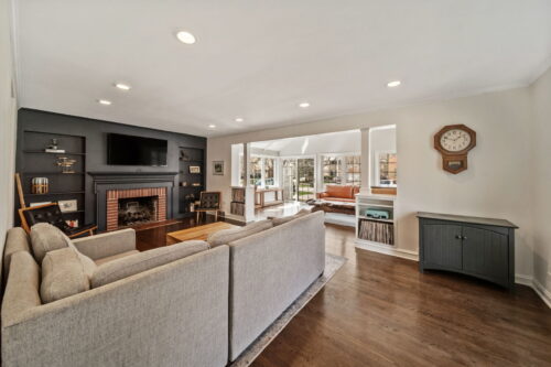 901 S Seminary Avenue, Park Ridge, IL