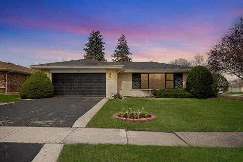 1008 W Ash Drive, Mount Prospect, IL